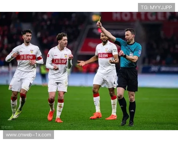 法兰克福客场防守灾难级，场均失球超2个